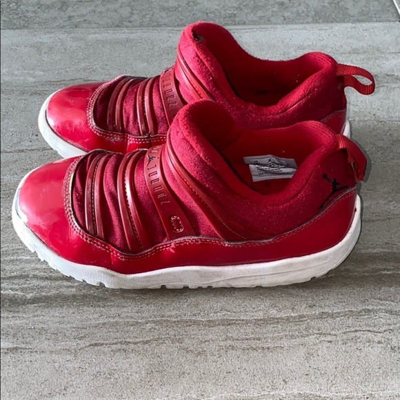 Jordan Retro 11 Little Flex in Red - Picture 5 of 7